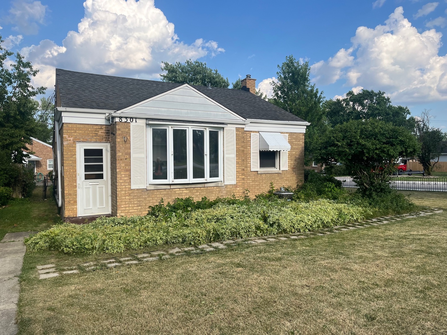 8301 N Waukegan Road Property Photo 1