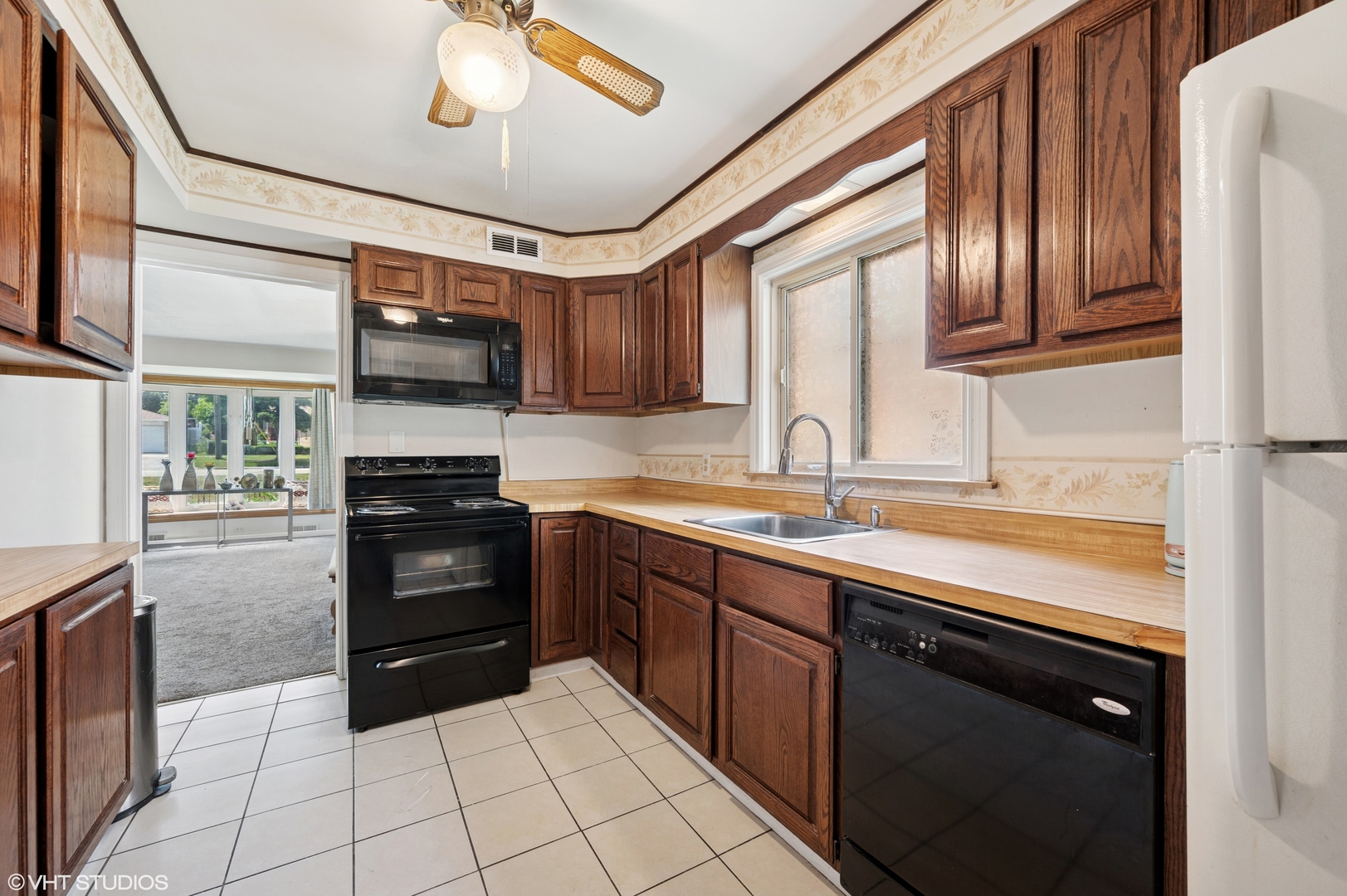 8301 N Waukegan Road Property Photo 6