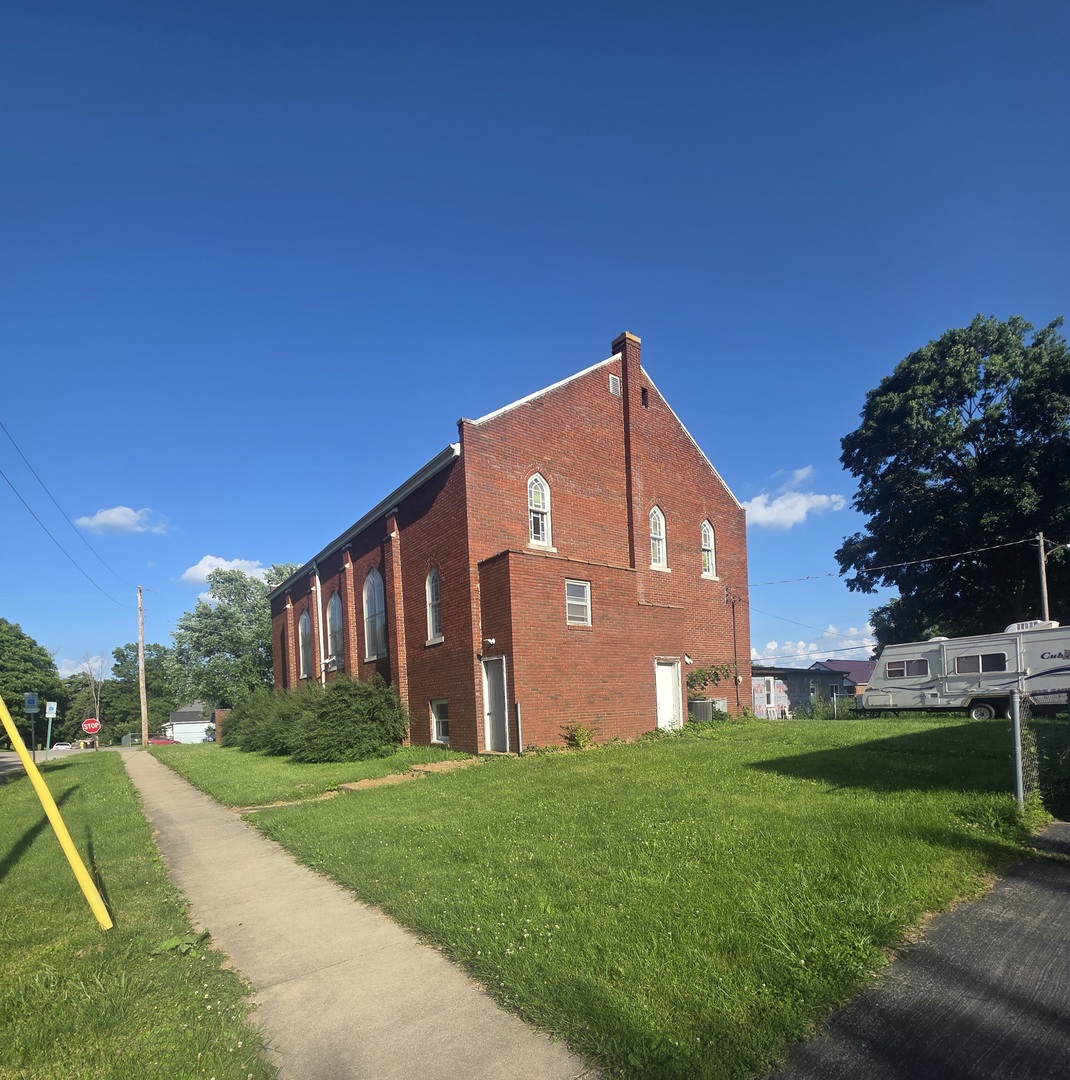 201 S College Street