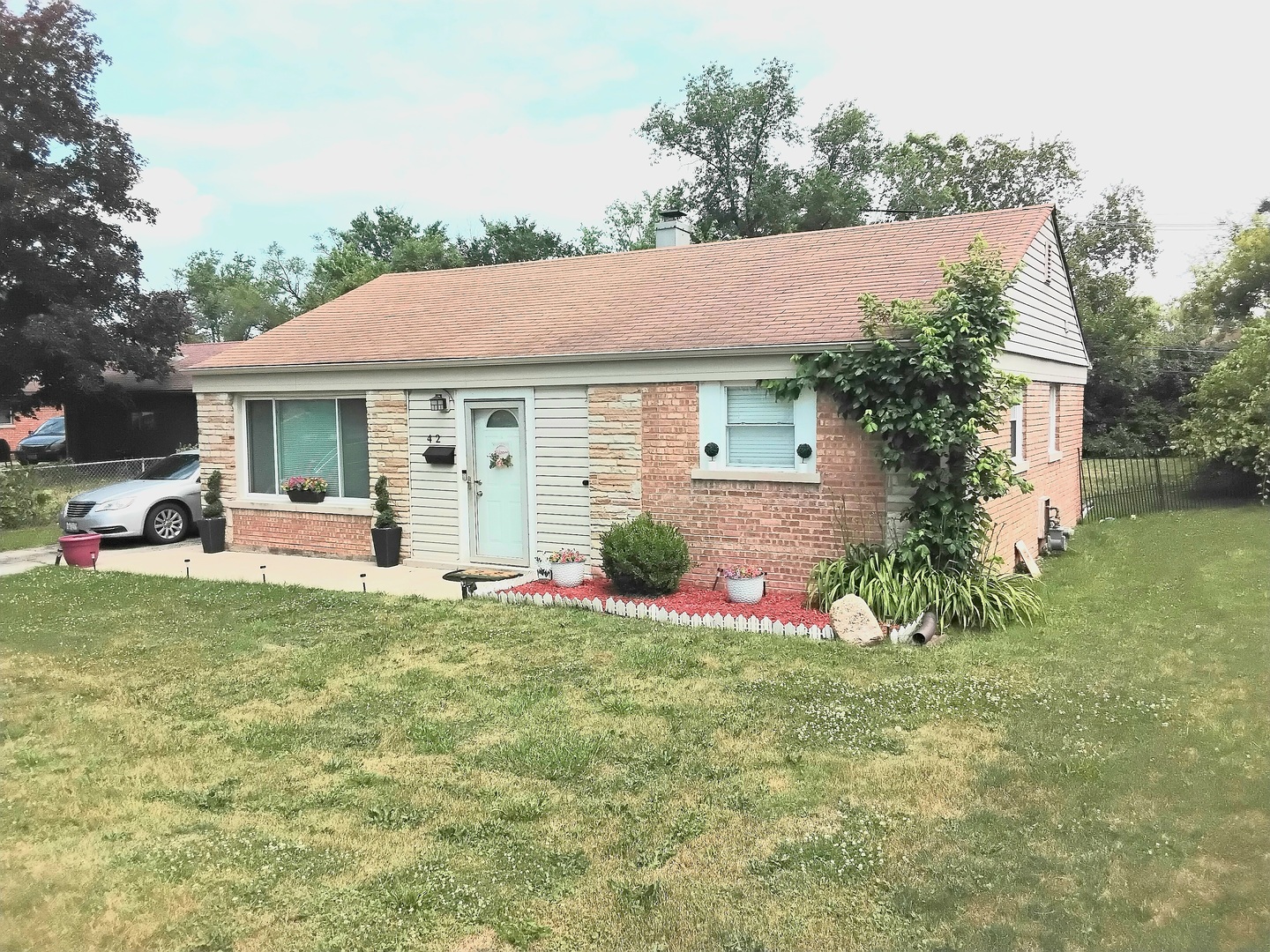 42 Sauk Trail Property Photo 1