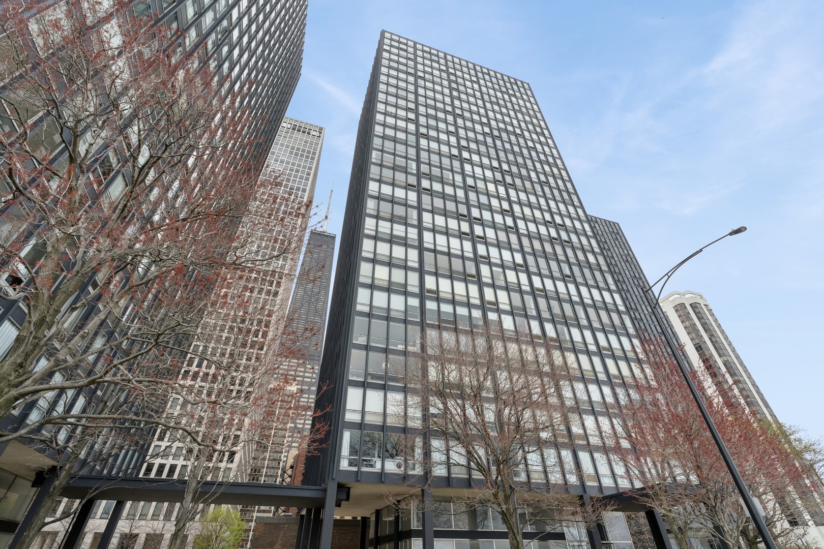 880 N Lake Shore Drive 11D Property Photo 1