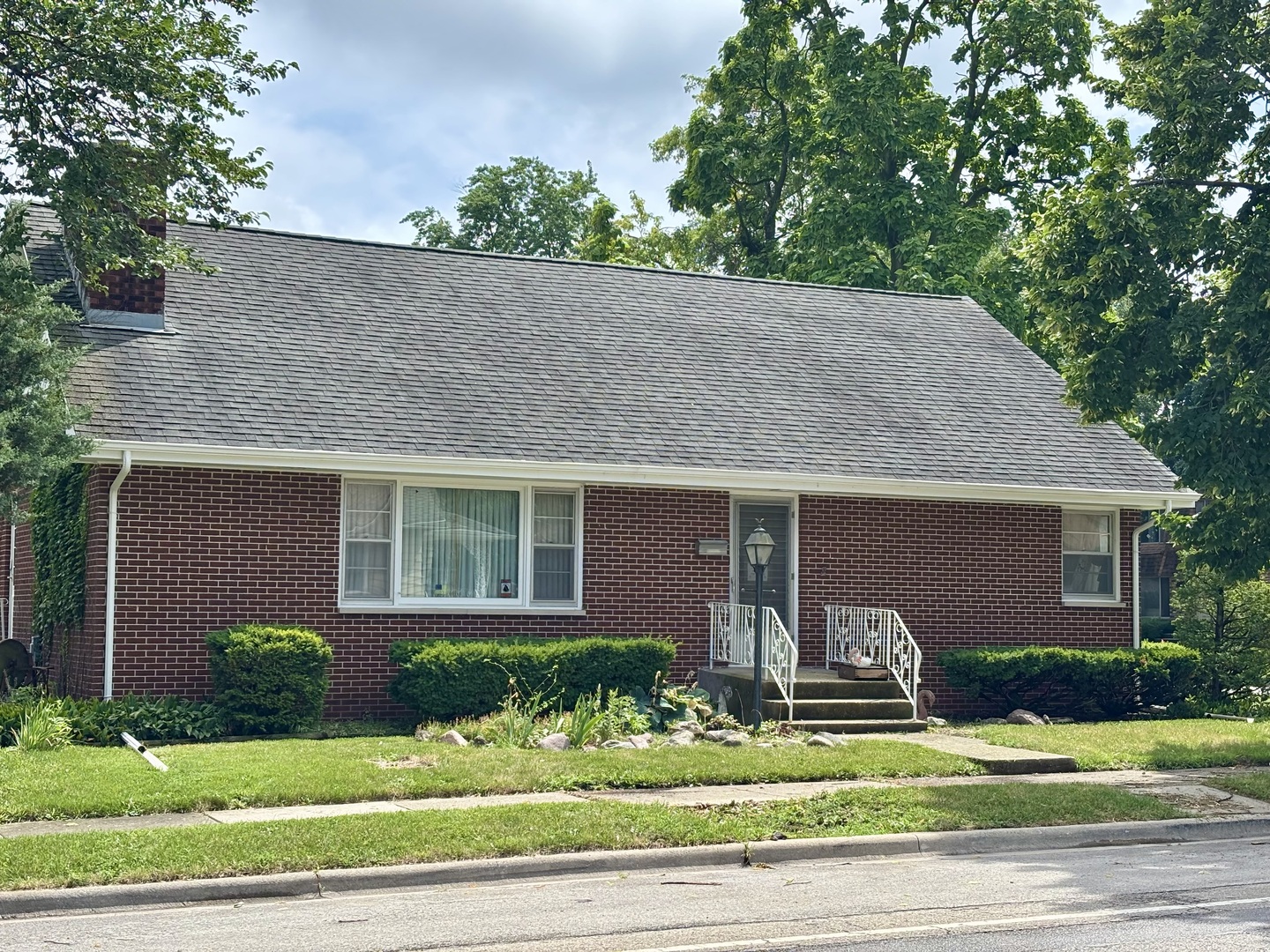 1122 Highland Avenue Property Photo 1