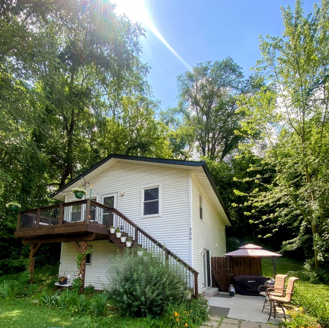 305 N Blackhawk Drive Property Photo 1