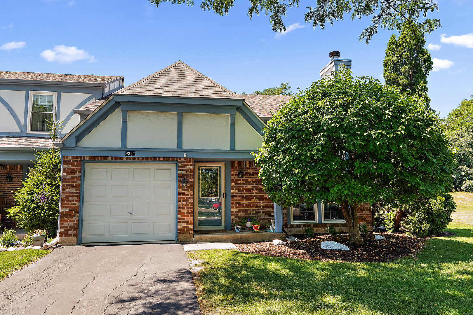 9341 Montgomery Drive
