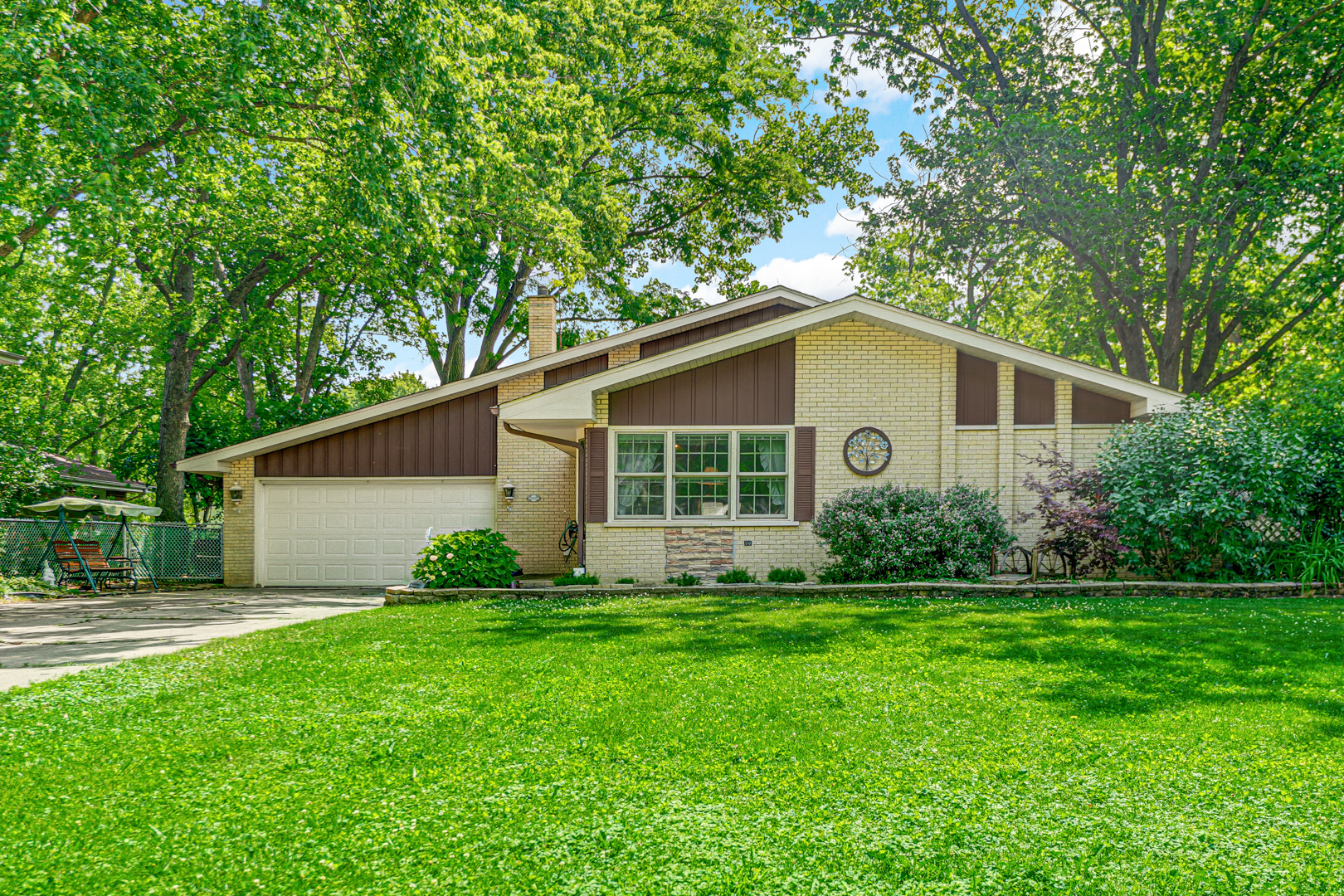 13007 S Oak Park Avenue Property Photo 1