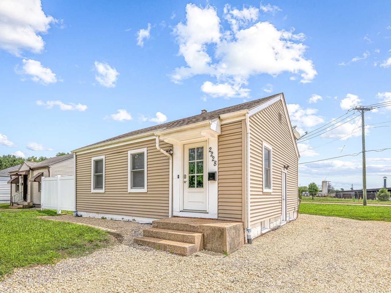 2228 Magnolia Street Property Photo 1