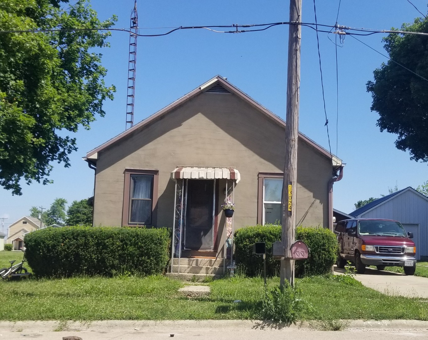 220 Saunders Street Property Photo 1