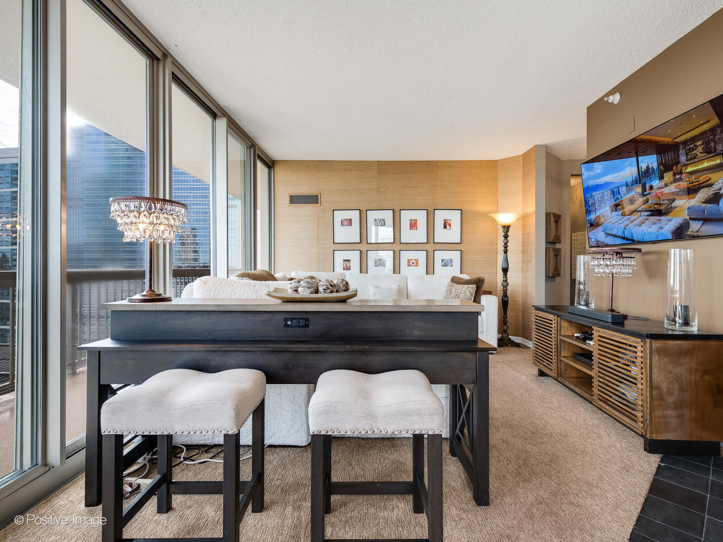 222 N Columbus Drive 4803 Property Photo 6