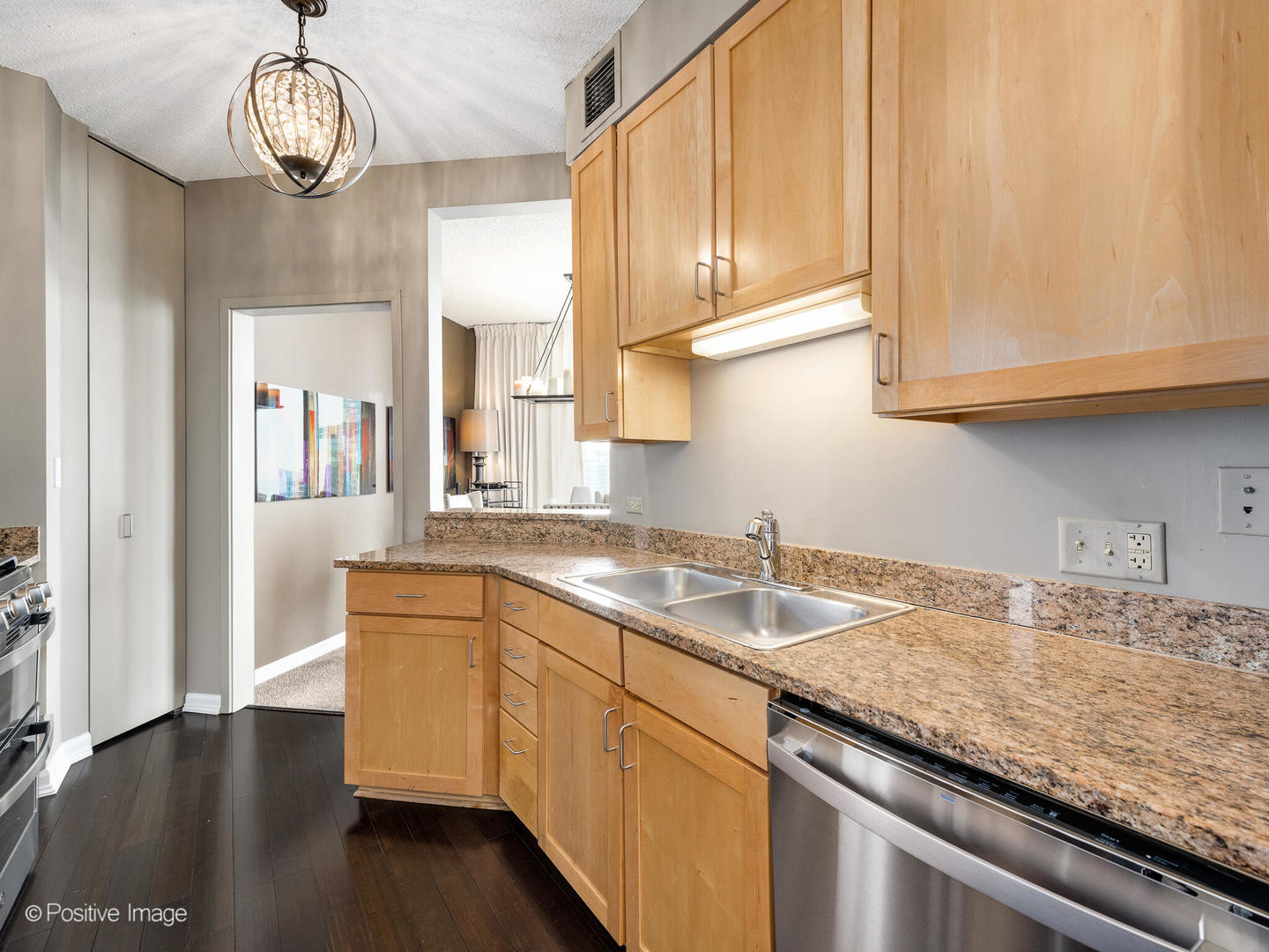 222 N Columbus Drive 4803 Property Photo 12