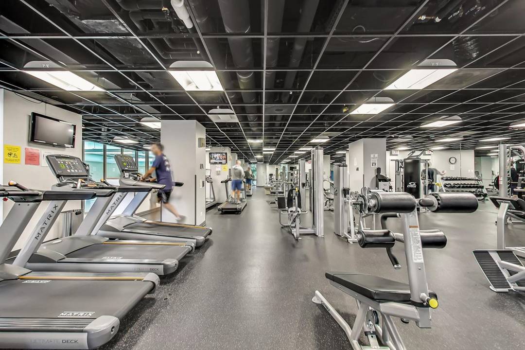 222 N Columbus Drive 4803 Property Photo 20