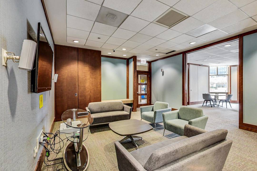 222 N Columbus Drive 4803 Property Photo 27