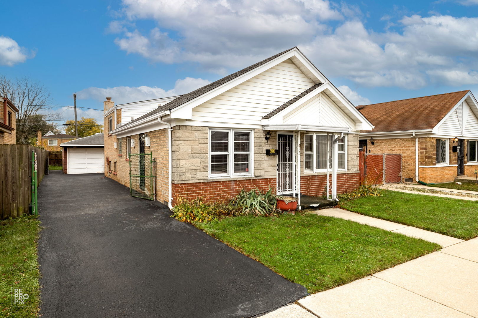 433 154th Place Property Photo 1