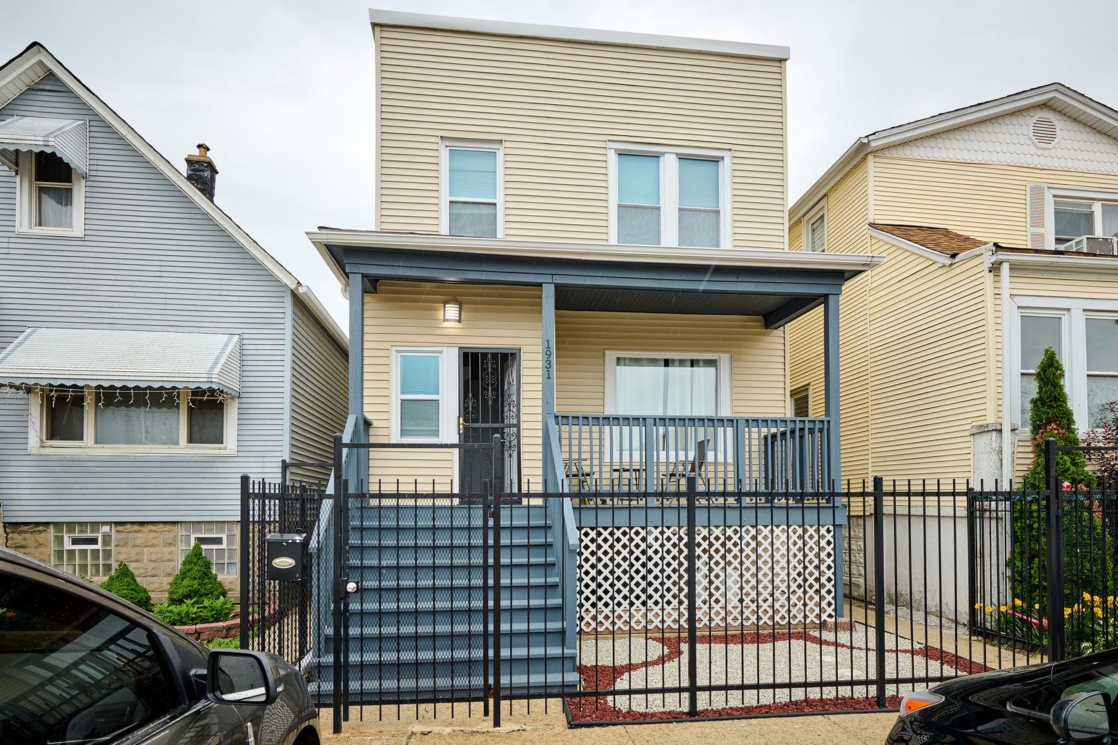 1931 N Leamington Avenue Property Photo 1