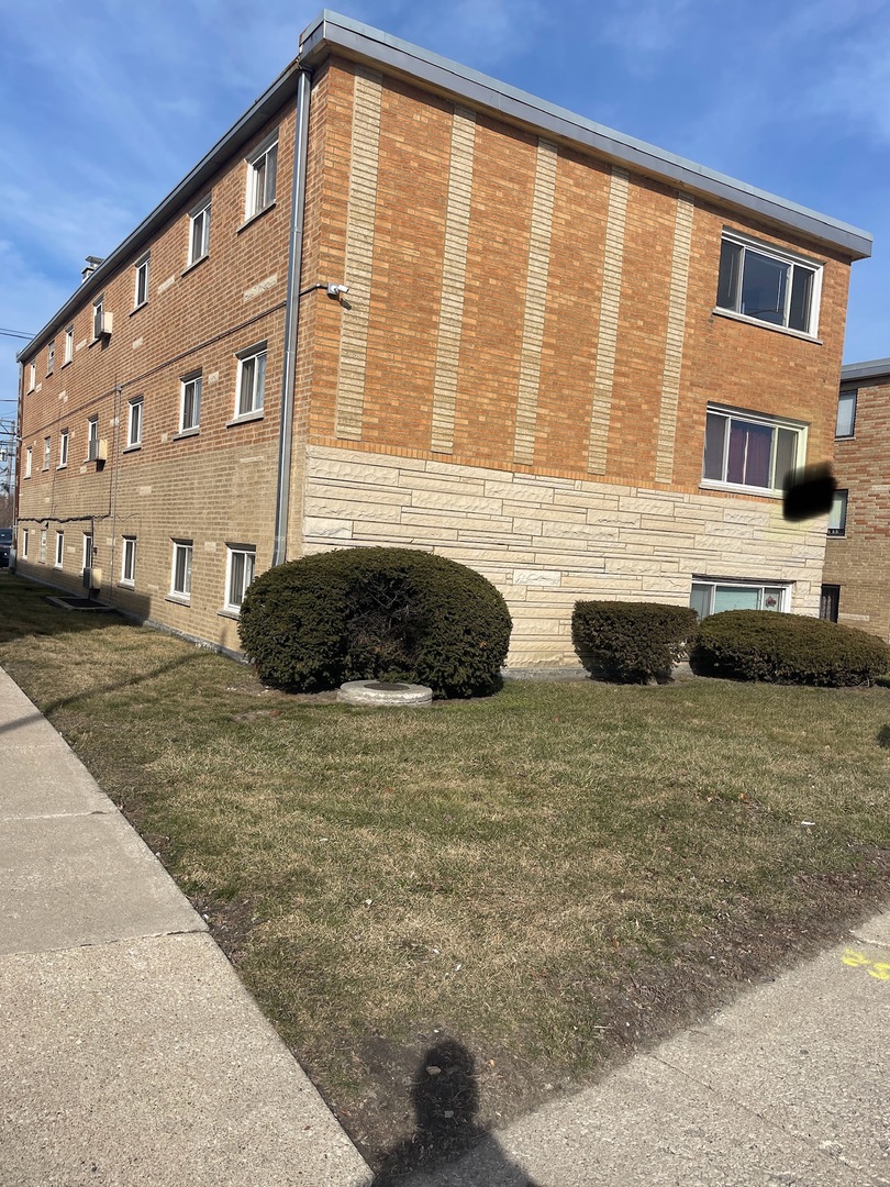 5480 S Archer Avenue Property Photo 1