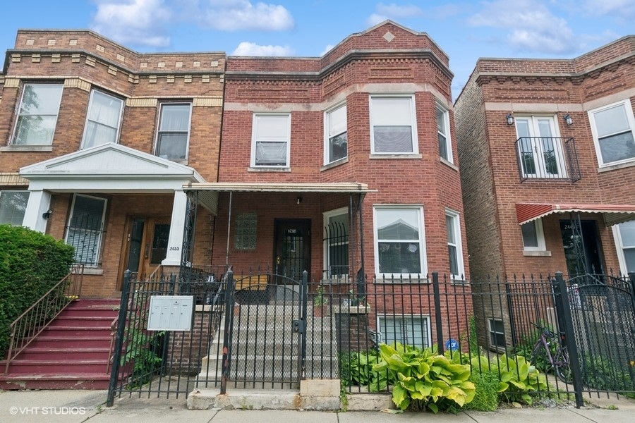 2451 N Maplewood Avenue Property Photo 1