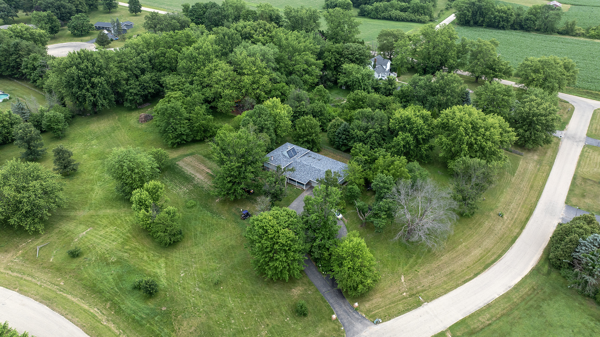 2724 Century Drive Property Photo 1