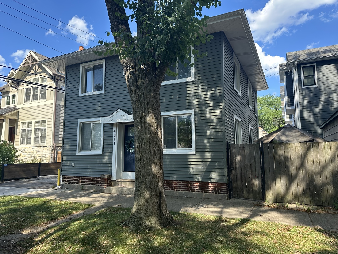 4311 N Claremont Avenue Property Photo 1