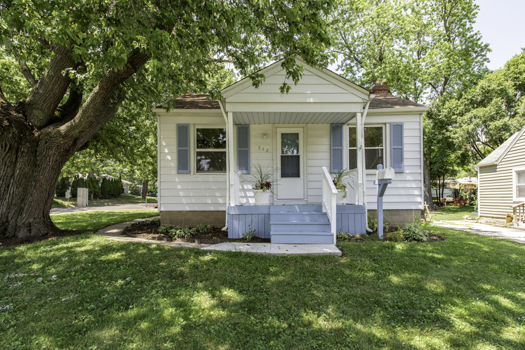 542 Whitney Avenue Property Photo 1