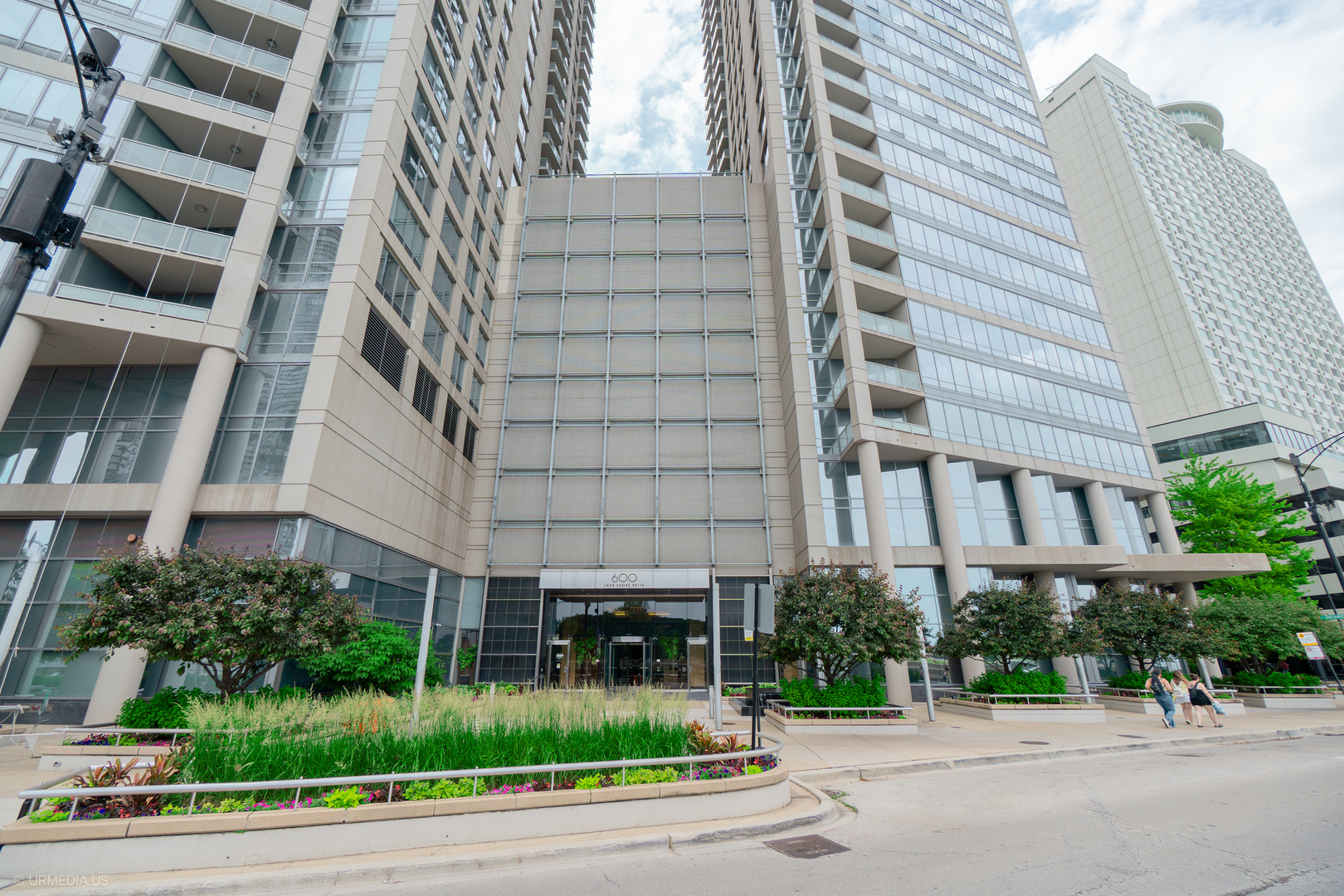 600 N LAKE SHORE Drive 1905 Property Photo 1
