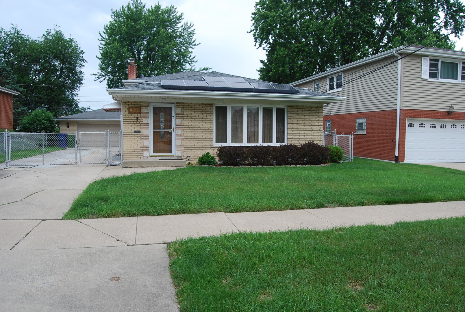 10720 Laramie Avenue Property Photo 1