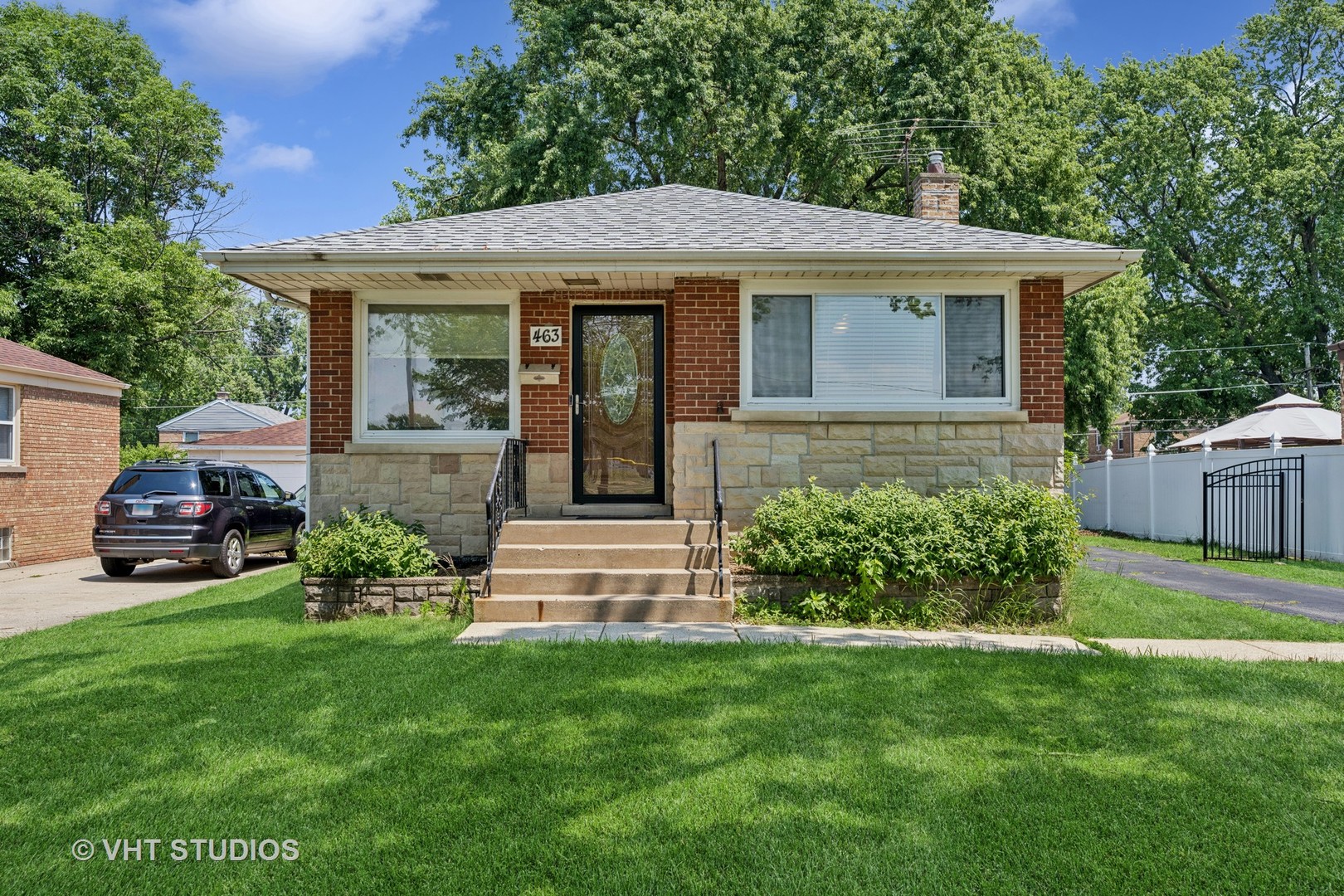 463 N Elm Street Property Photo 1