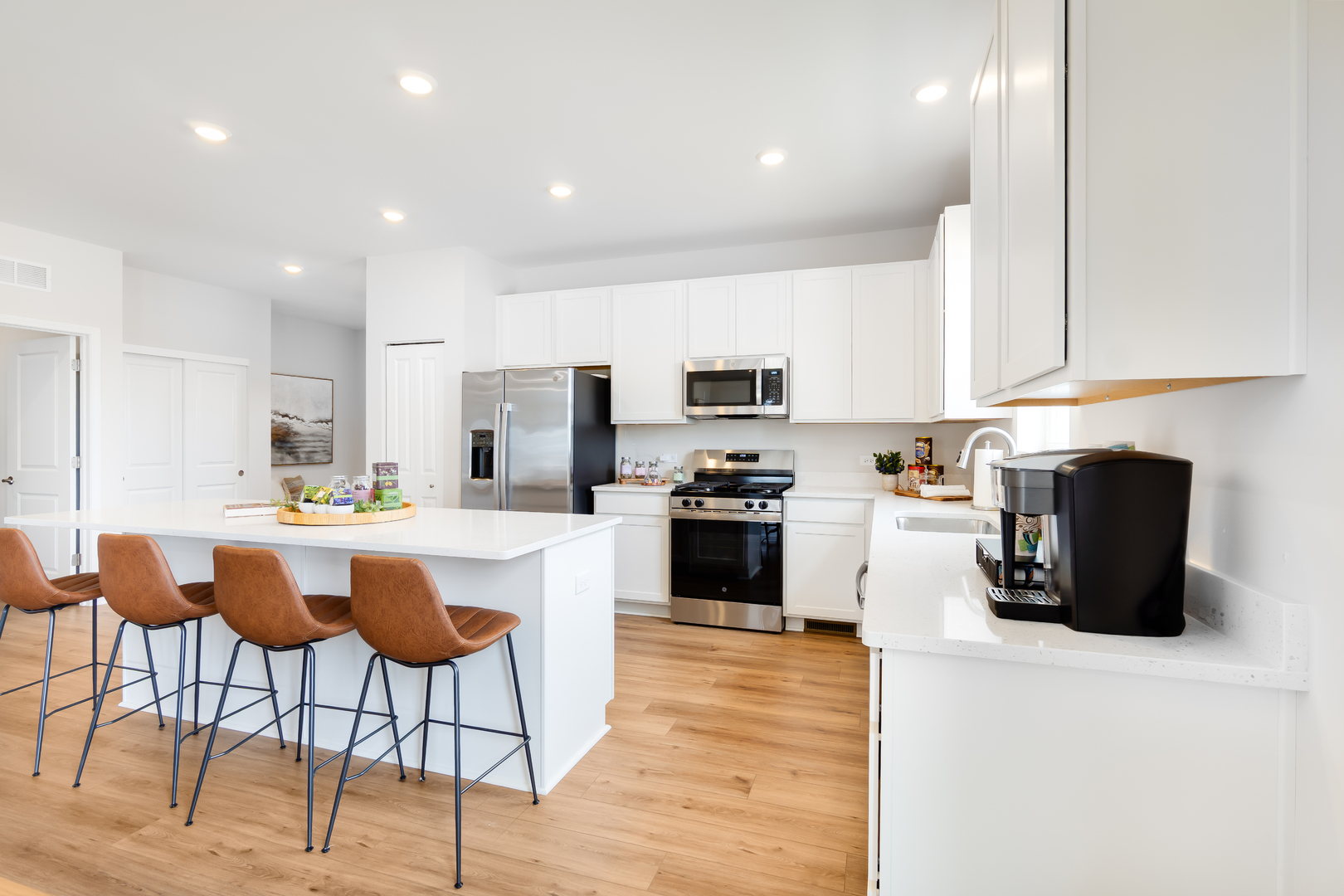 10144 Leopold Lane Property Photo 5