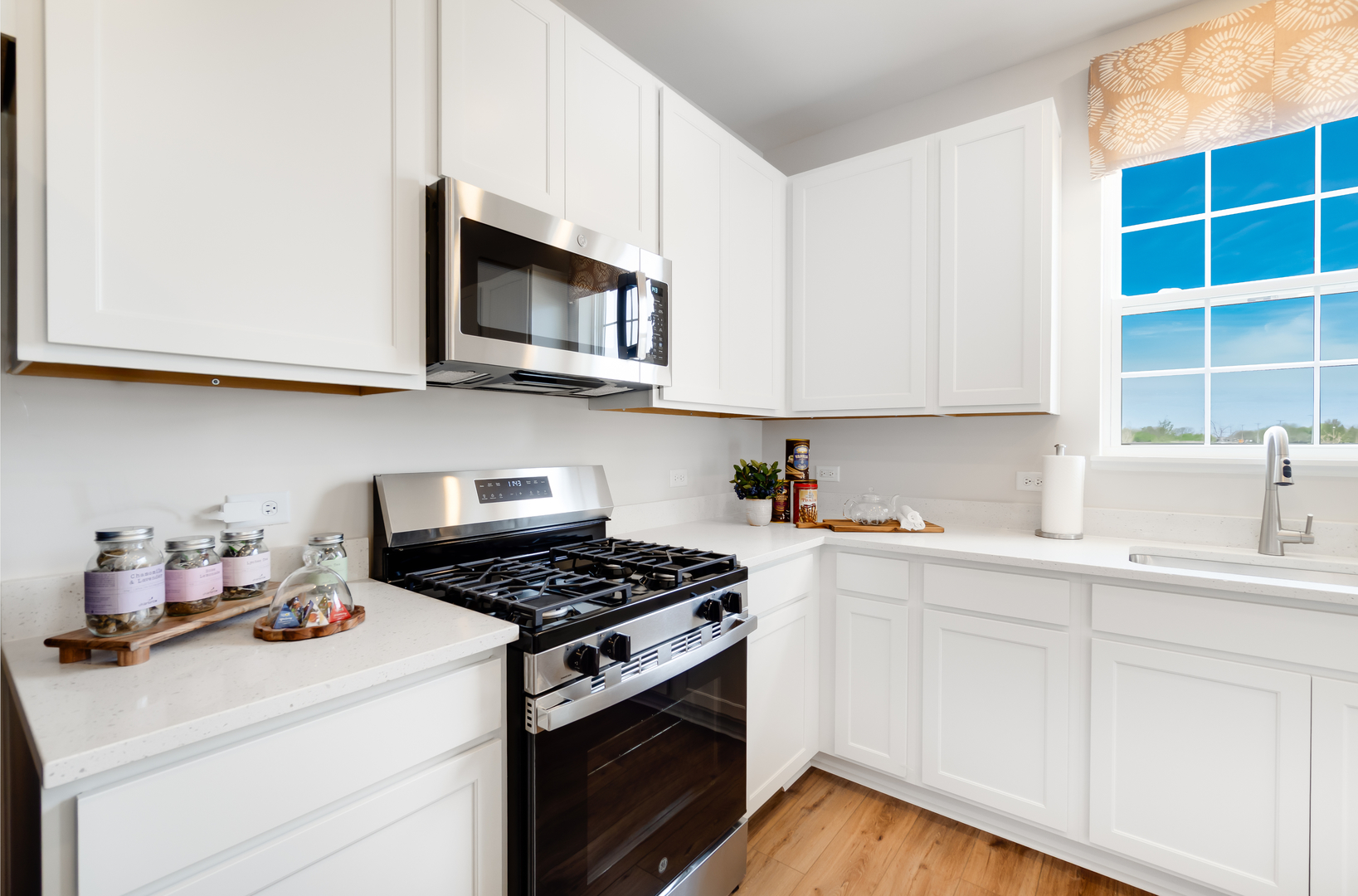 10144 Leopold Lane Property Photo 6