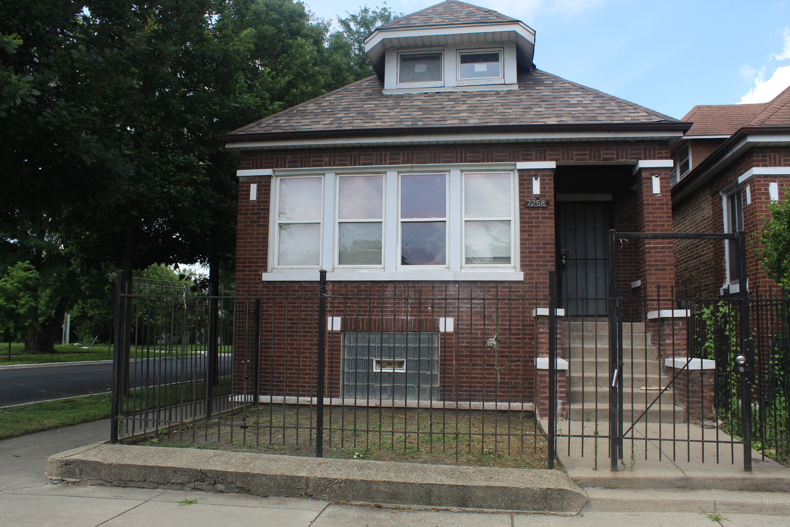 7258 S Carpenter Street Property Photo 1