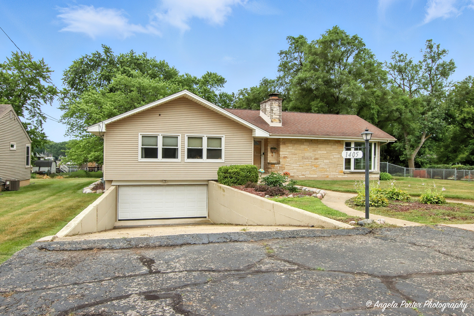 1405 Bayview Drive Property Photo 1