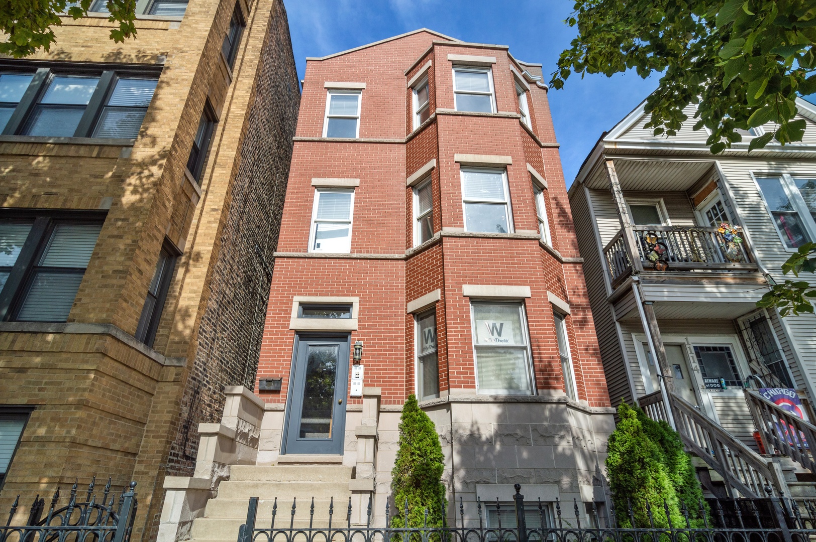 1116 W Addison Street Property Photo 1