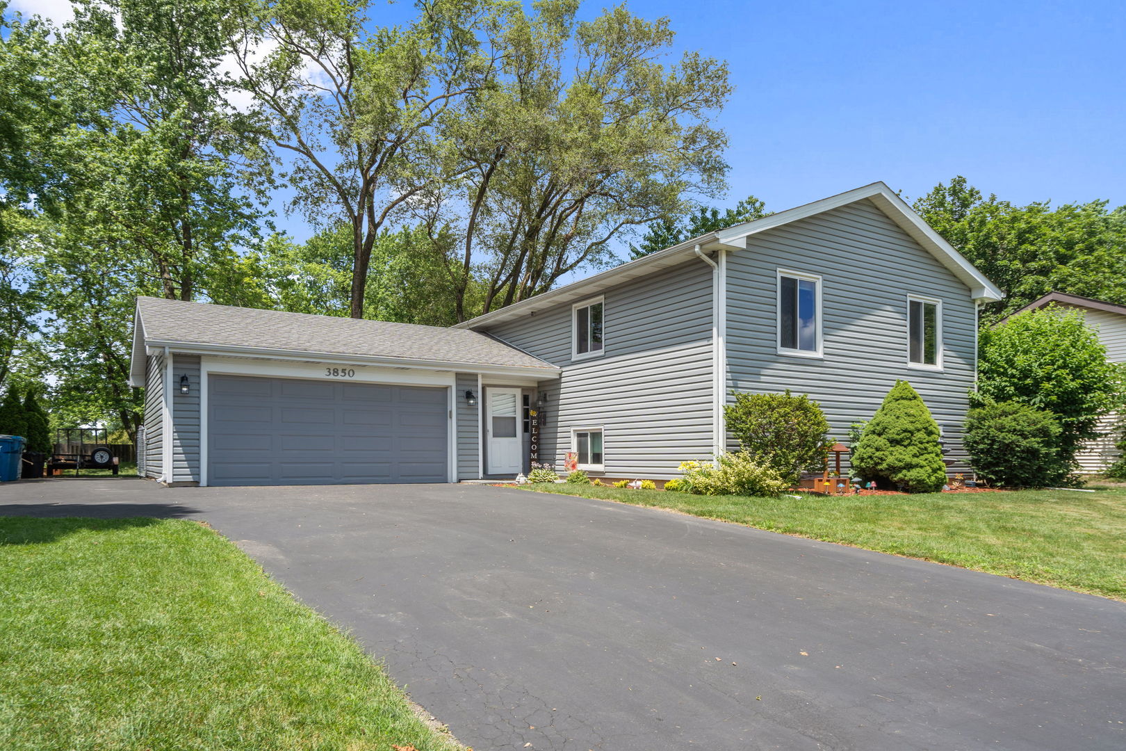 3850 Seaview Drive Property Photo 1