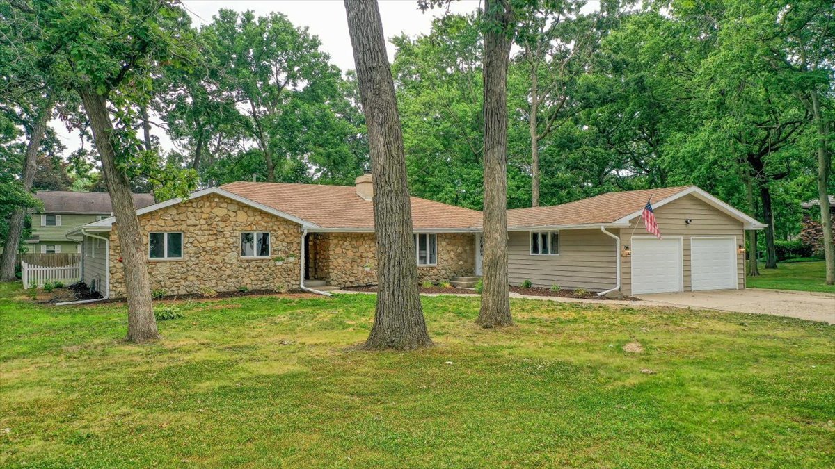 21547 S Nadia Drive Property Photo 1