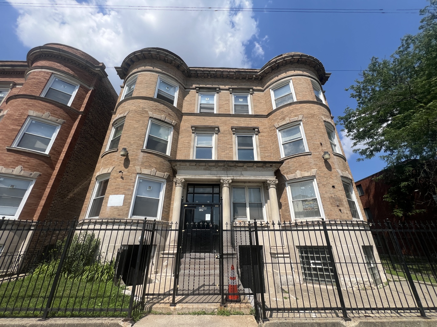 3652 S Indiana Avenue 1S Property Photo 1