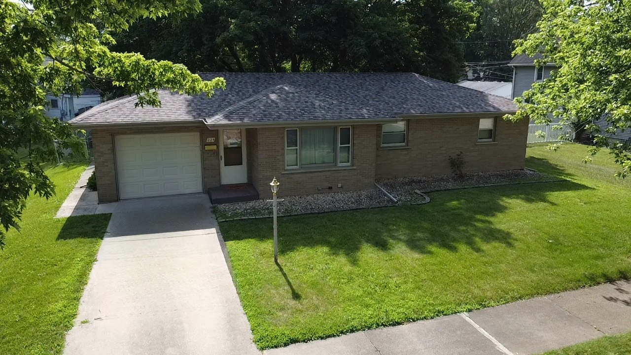 224 S Prairie Avenue Property Photo 1