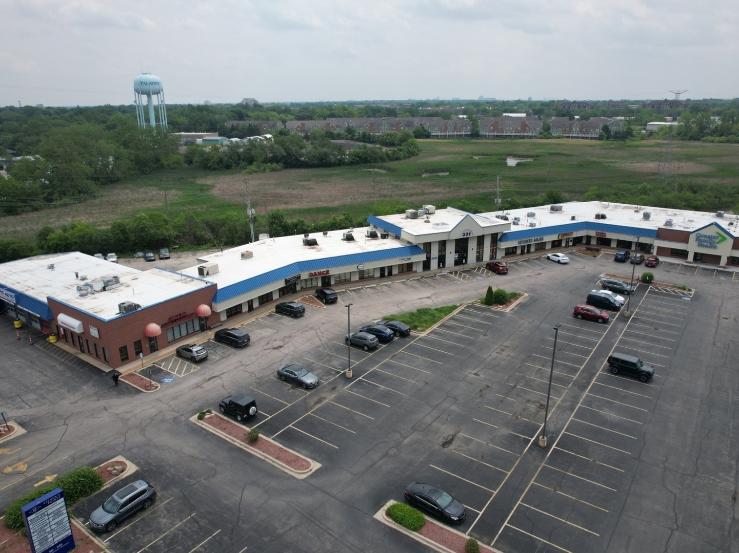 315-345 W Northwest Highway 335 Property Photo 1