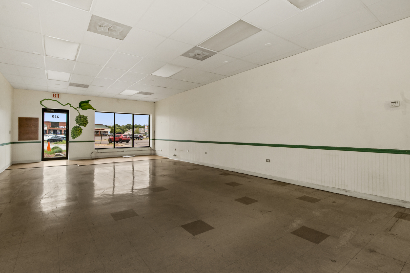 315-345 W Northwest Highway 335 Property Photo 5