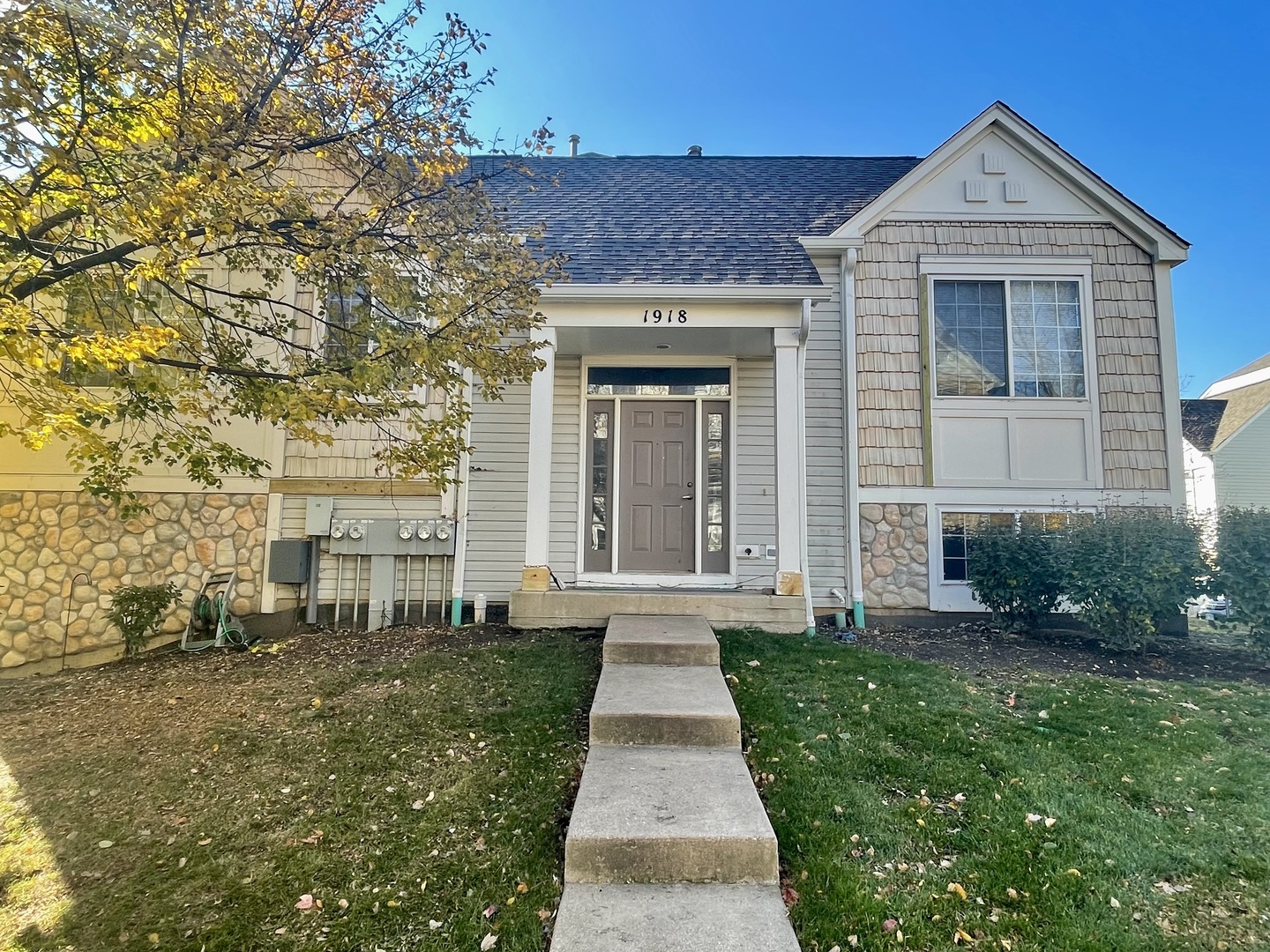 1918 Middlebury Drive Property Photo 1