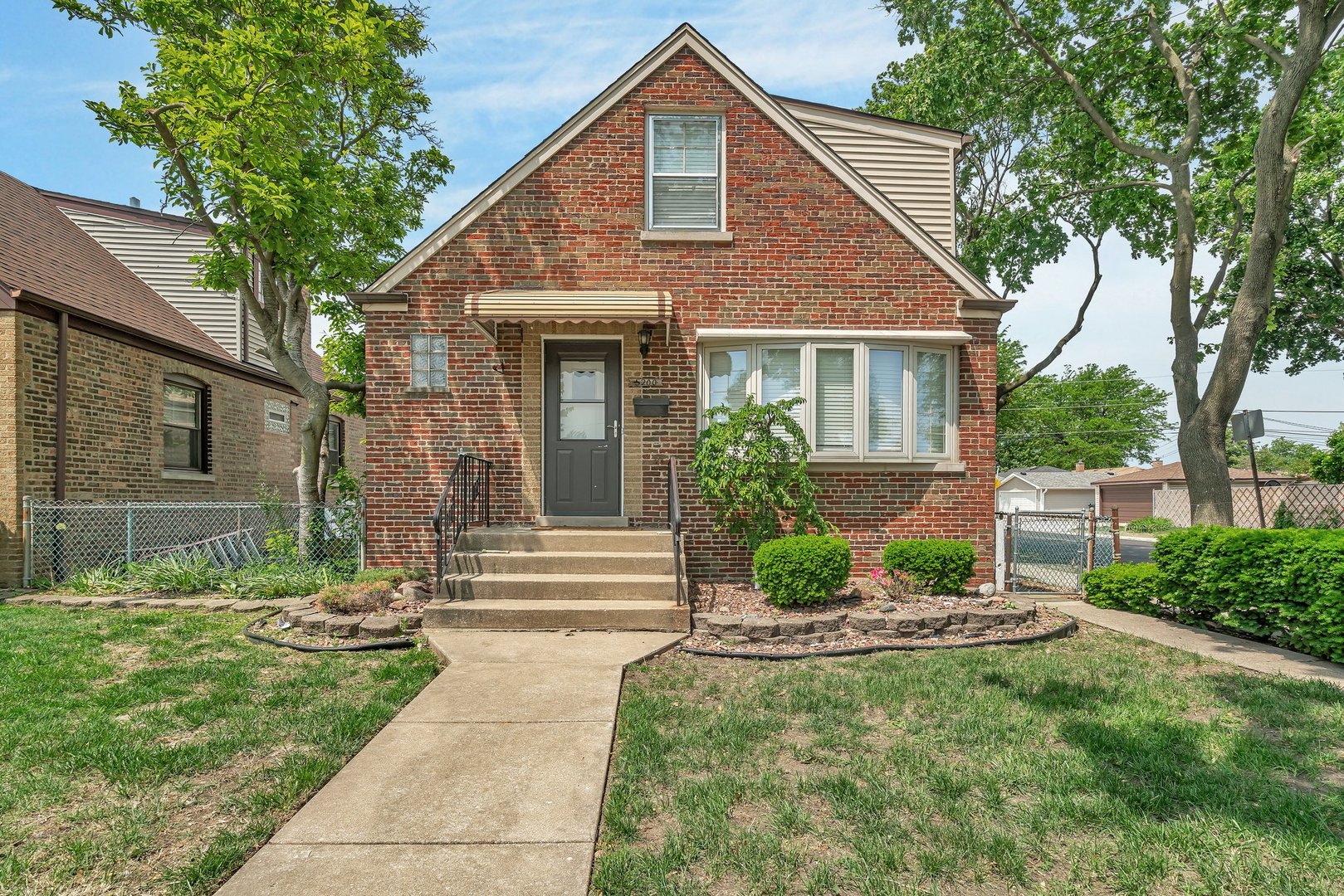 5200 S Newcastle Avenue Property Photo 1