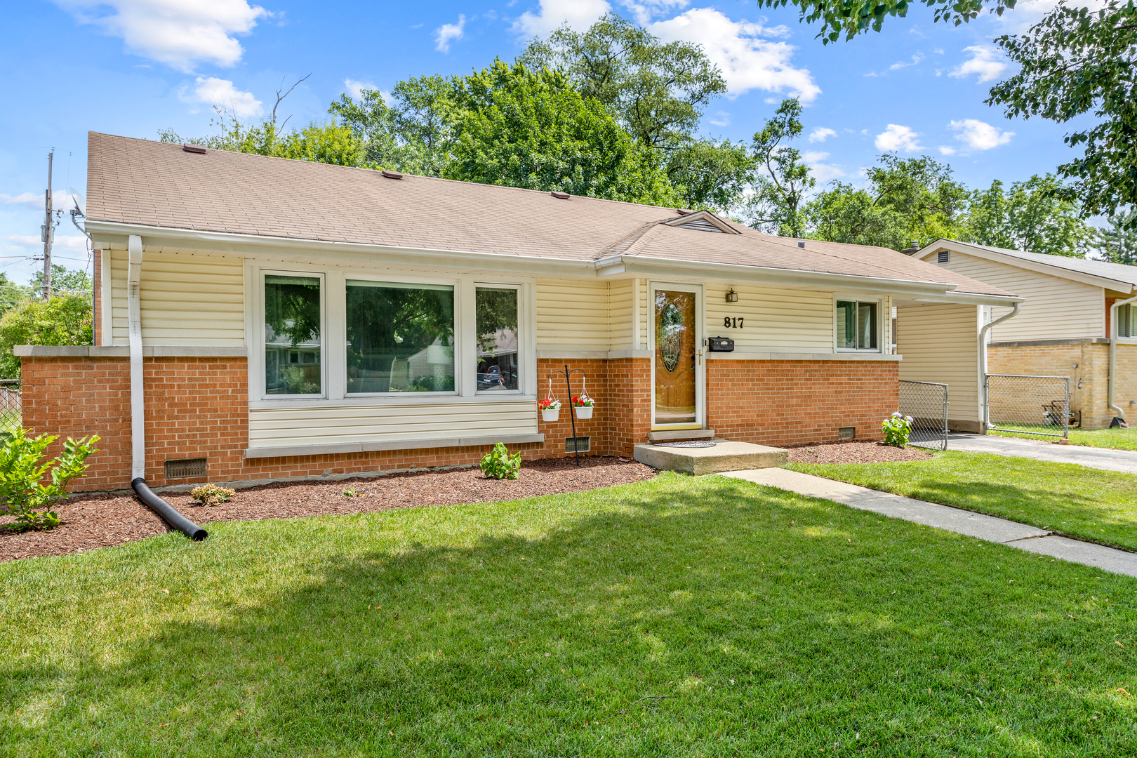 817 N Gibbons Avenue Property Photo 1