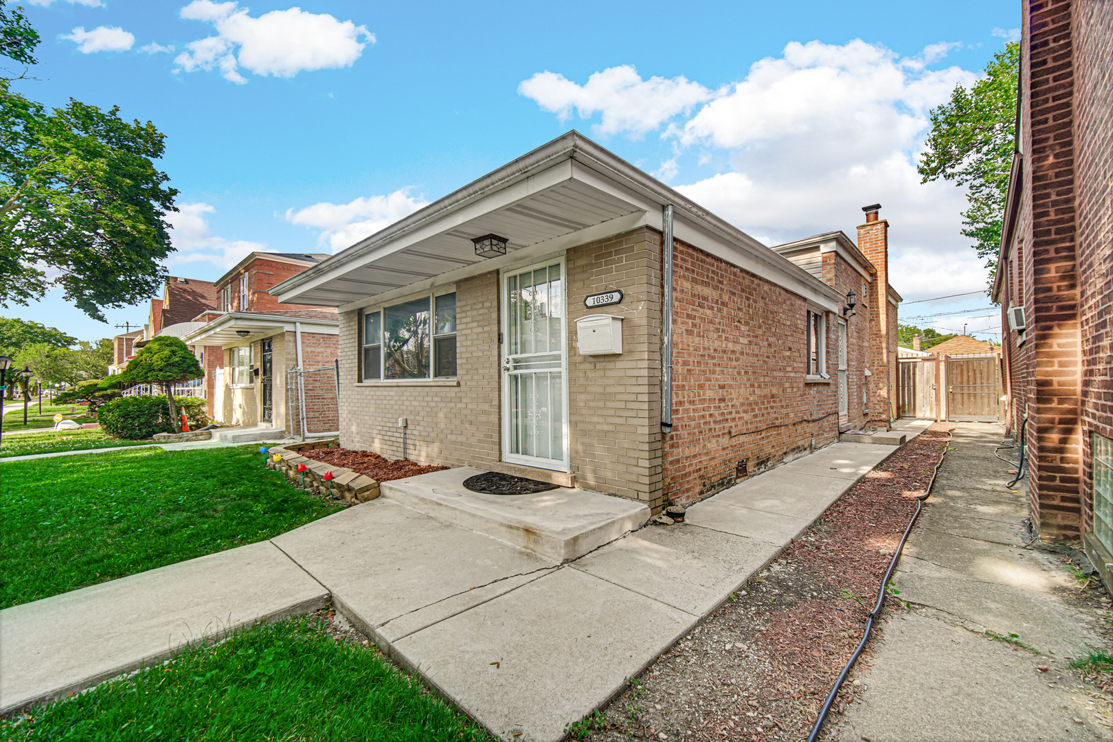 10339 S Calumet Avenue Property Photo 1