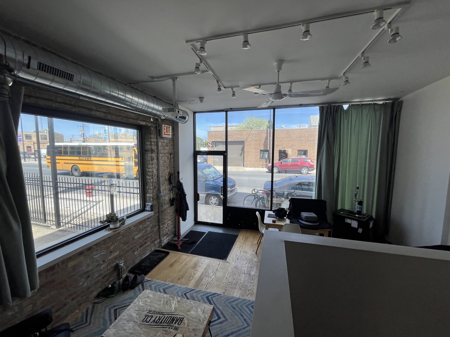 4226 N Pulaski Road Property Photo 10