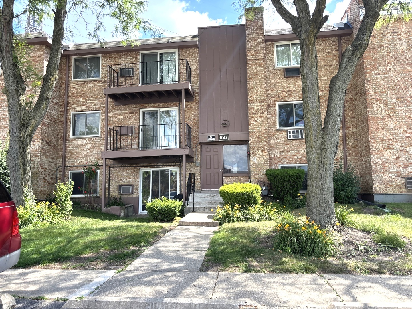 827 W College Boulevard 201 Property Photo 1