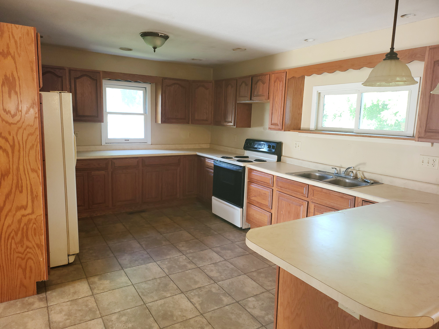 67 S Somonauk Road Property Photo 7