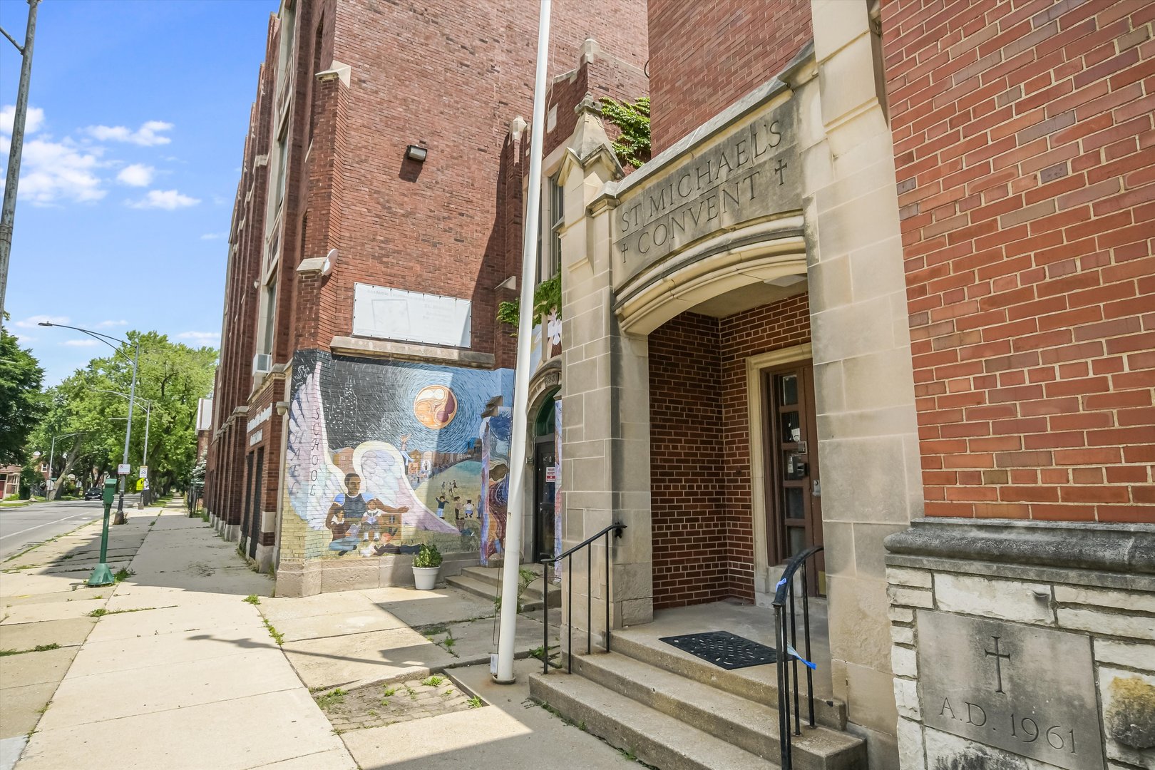 8235 S South Shore Drive Property Photo 4