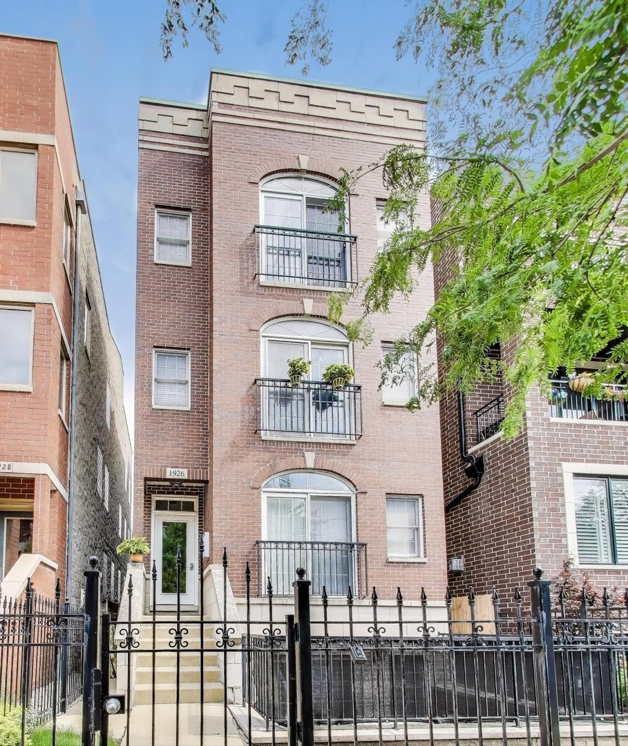 1926 W Belmont Avenue 2