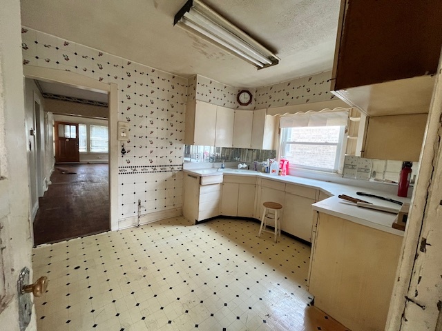 2722 Euclid Avenue Property Photo 11