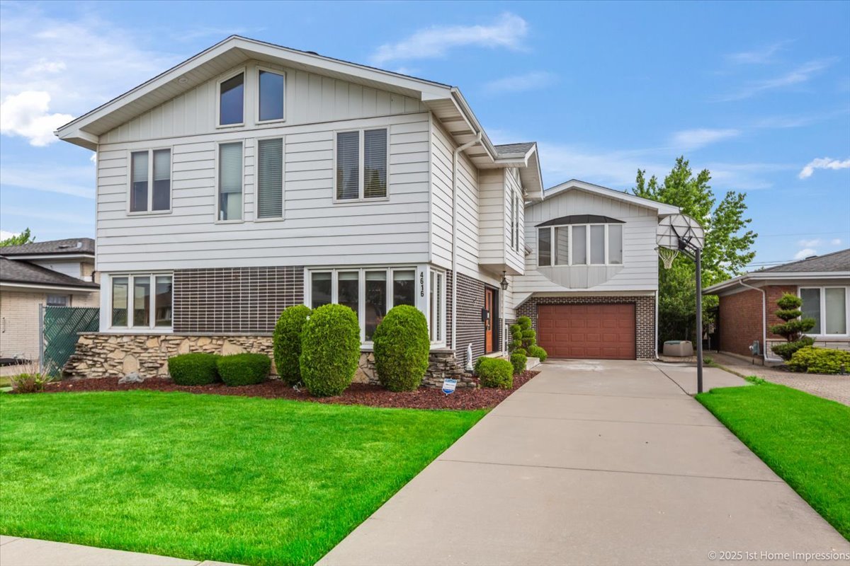 4616 W 105th Place Property Photo 1