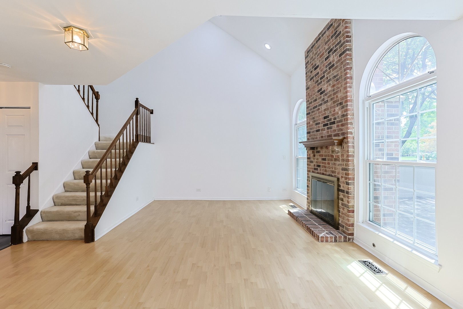 1521 Whitman Court Property Photo 7