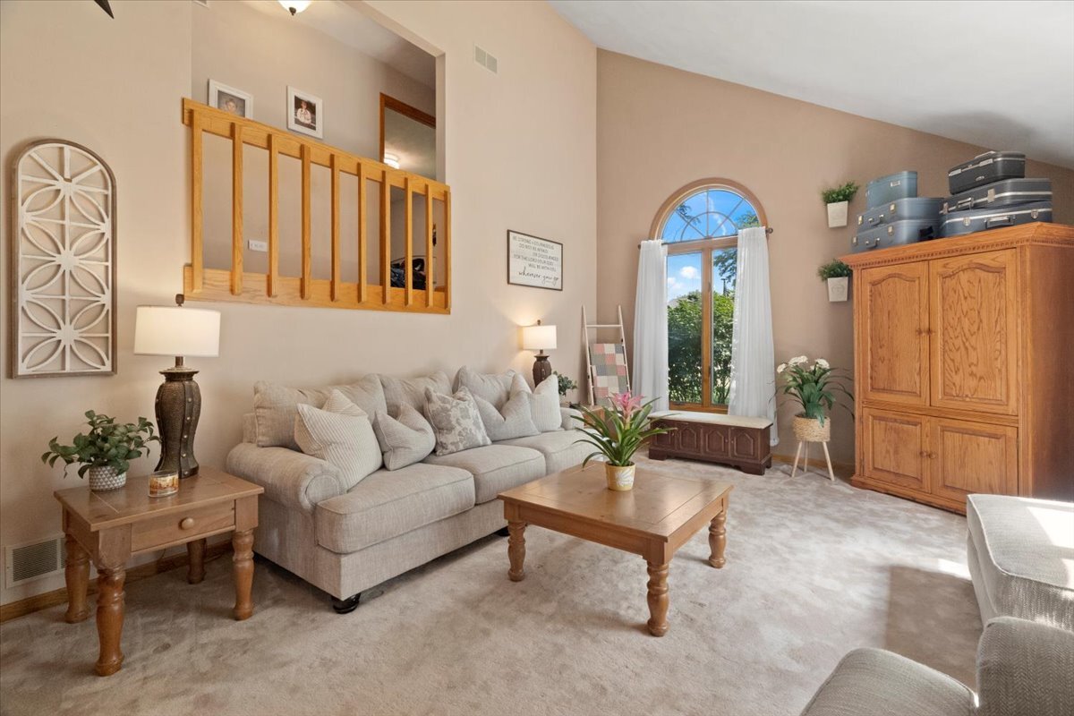 344 Prairie Avenue Property Photo 4