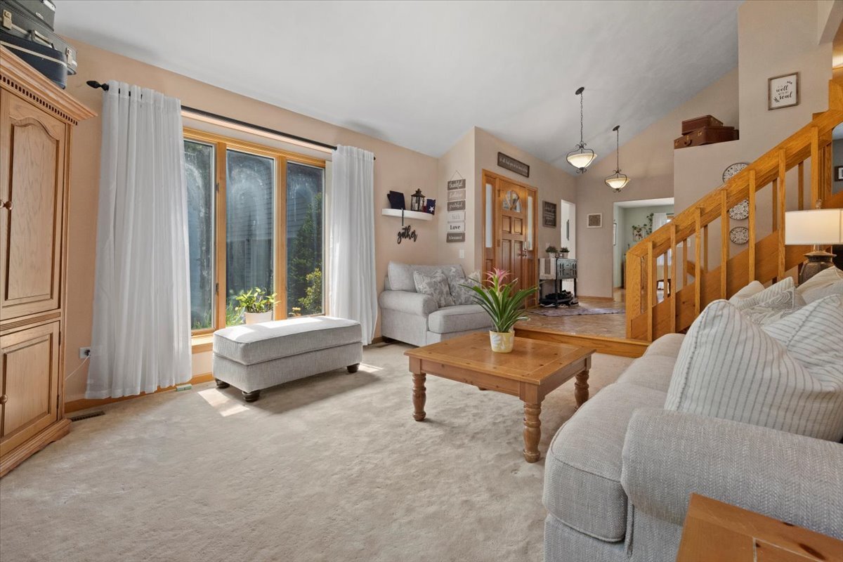 344 Prairie Avenue Property Photo 6